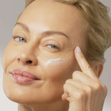 Laura Geller Spackle Skin Perfecting Primer Hydrate Model